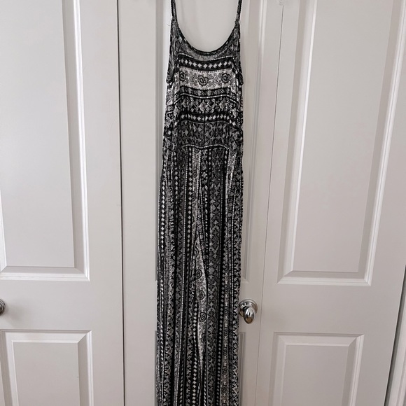 Garage Black and White Floral Jumpsuit - Picture 3 of 6